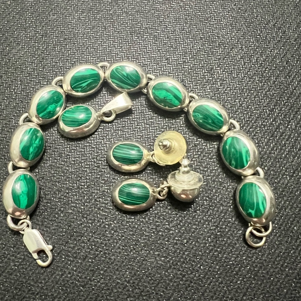 💚💚malachite and sterling silver 2 piece- pendant and bracelet set
